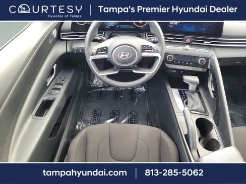 Used 2024 Hyundai Elantra SEL image 9