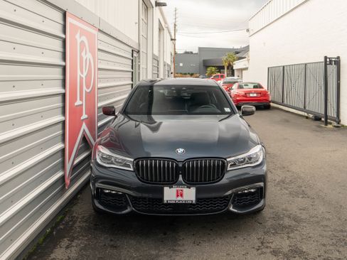 Used 2018 BMW 750i image 44