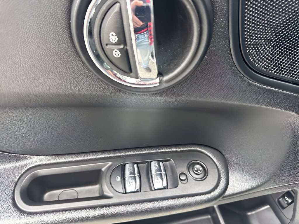Used 2020 MINI Cooper Countryman FWD image 22