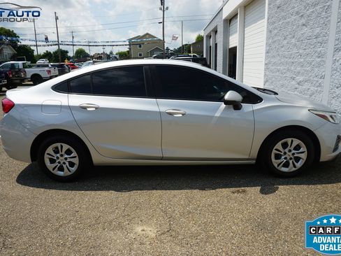 Used 2019 Chevrolet Cruze LS FWD image 12