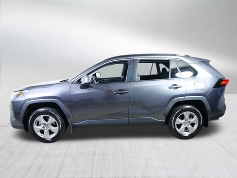 Used 2023 Toyota RAV4 XLE AWD/4WD image 4