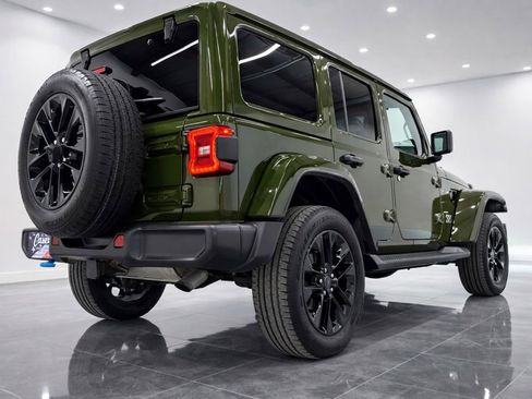 Used 2024 Jeep Wrangler Unlimited Sahara image 5