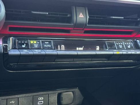 Used 2024 Toyota Prius Prime Premium w/ Advanced Technology Package image 20