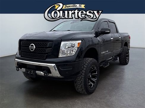 Used 2020 Nissan Titan SV w/ SV Convenience Package image 1