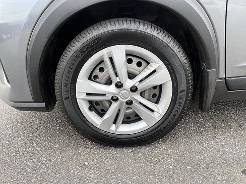 Used 2024 Nissan Kicks S FWD image 8