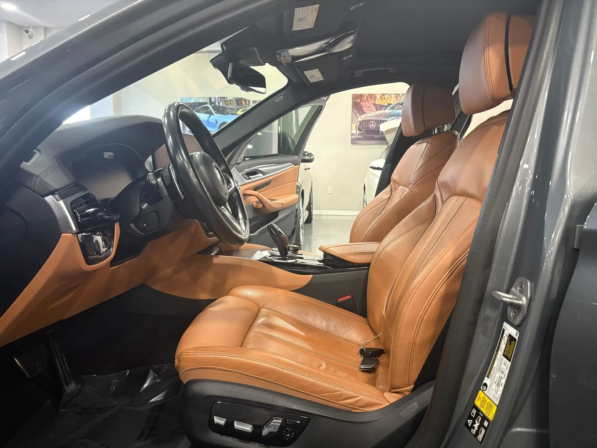 Used 2023 BMW M550i xDrive w/ Executive Package AWD/4WD image 11
