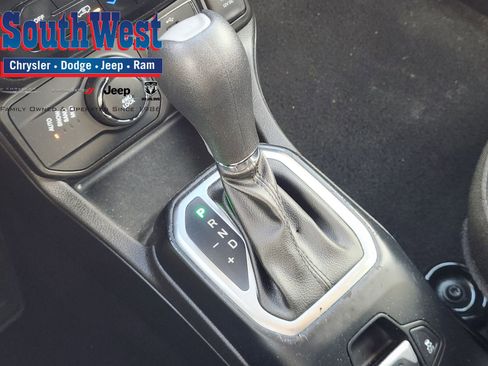 Used 2023 Jeep Renegade Latitude image 20