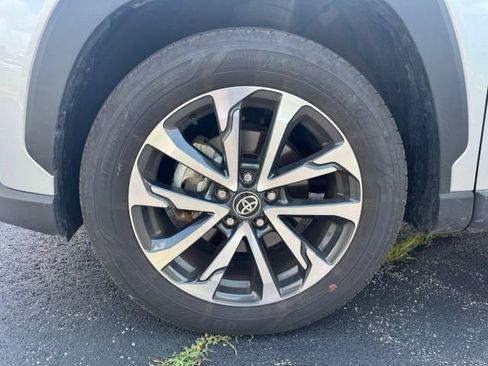 Used 2025 Toyota Corolla Cross XLE AWD/4WD image 11