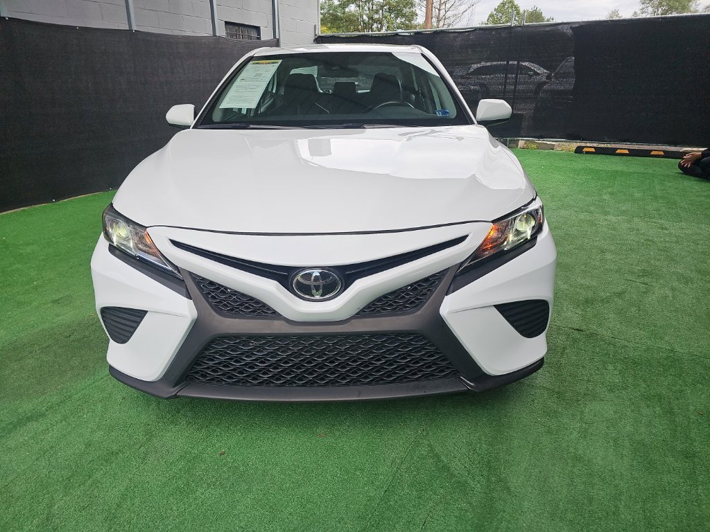 Used 2020 Toyota Camry SE FWD image 9