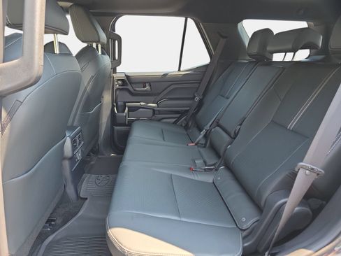 Used 2025 Toyota 4Runner Limited AWD/4WD image 14
