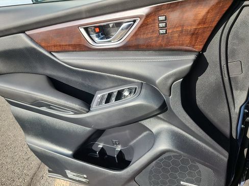 Used 2023 Subaru Ascent Touring AWD/4WD image 9