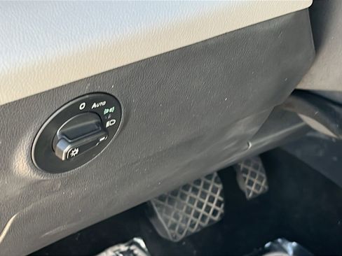 Used 2023 Volkswagen Taos SE image 13