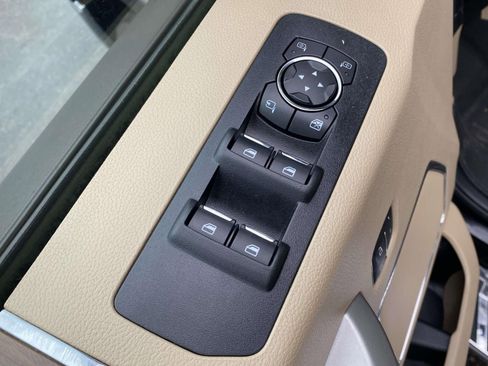 Used 2017 Ford F150 Lariat image 17