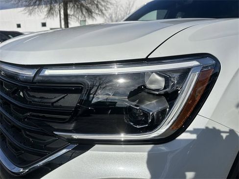 New 2026 Volkswagen Atlas Cross Sport SE image 9