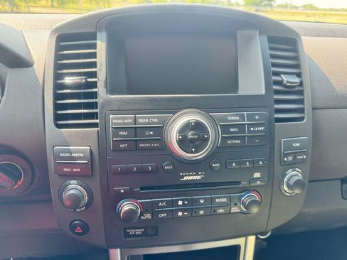 Used 2011 Nissan Pathfinder Silver AWD/4WD image 25