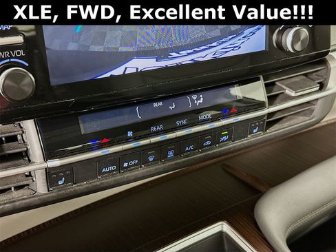 Used 2023 Toyota Sienna XLE image 16