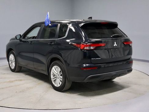 Used 2024 Mitsubishi Outlander ES image 8