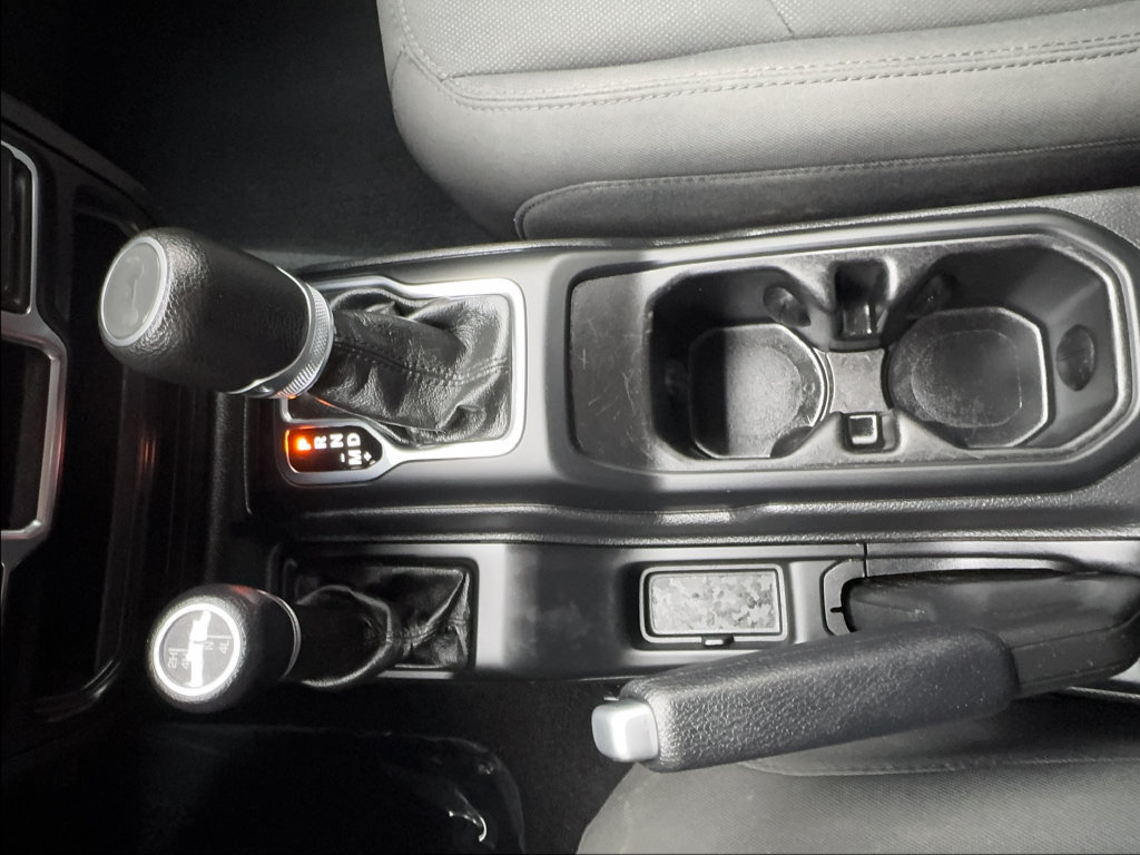 Used 2022 Jeep Wrangler Sport AWD/4WD image 43