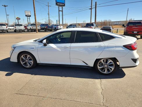 Used 2018 Honda Clarity Touring image 2