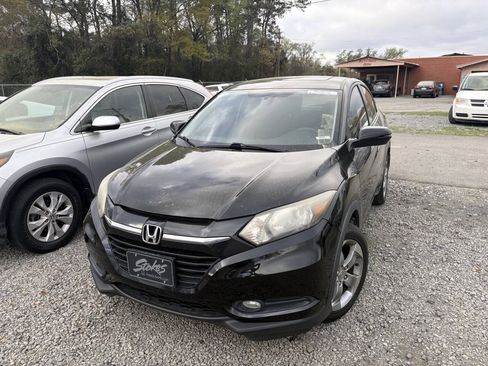 Used 2017 Honda HR-V EX image 3