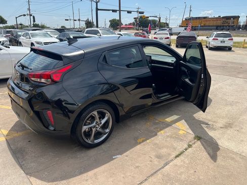 Used 2019 Hyundai Veloster 2.0 FWD image 12