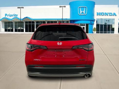 Certified 2025 Honda HR-V Sport image 4
