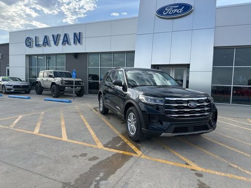 New 2026 Ford Explorer Active image 2