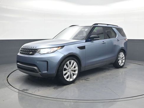 Used 2018 Land Rover Discovery SE image 3