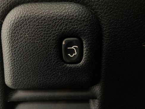 Used 2022 Jeep Grand Cherokee Limited w/ Trailer Tow Group IV image 8