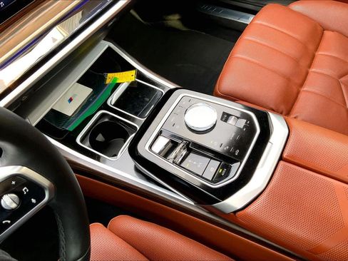 Used 2023 BMW 740i w/ Executive Package image 14