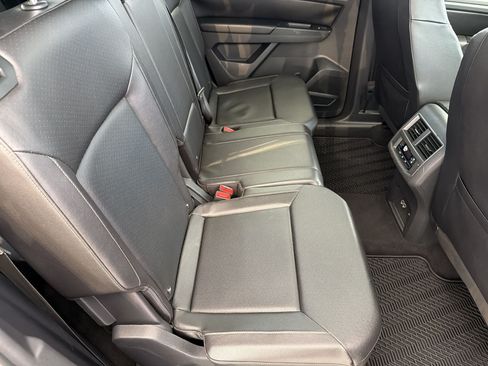 Used 2018 Volkswagen Atlas SEL FWD image 32