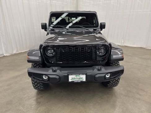 Used 2025 Jeep Gladiator Willys image 2
