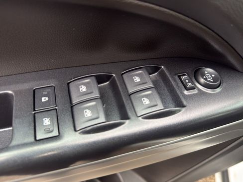 Used 2020 Chevrolet Colorado LT w/ Luxury Package image 14