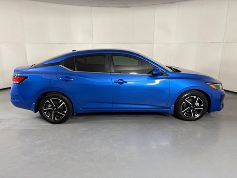 Used 2025 Nissan Sentra SV FWD image 9