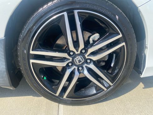 Used 2017 Honda Accord Sport image 29