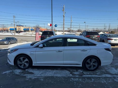 Used 2016 Hyundai Sonata Plug-In Hybrid image 7