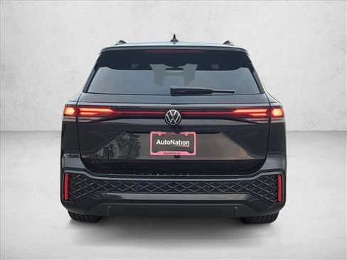 New 2026 Volkswagen Tiguan SE R-Line image 8