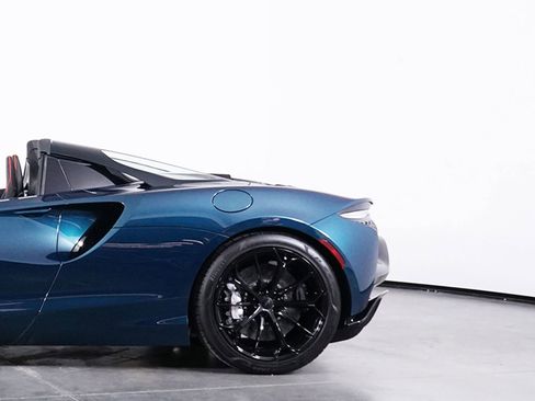 New 2026 McLaren Artura image 15