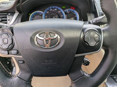 Used 2012 Toyota Camry XLE w/ Leather Pkg image 16