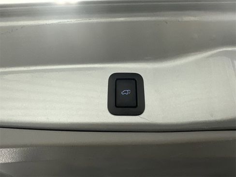 Used 2019 Toyota Highlander Limited Platinum image 21