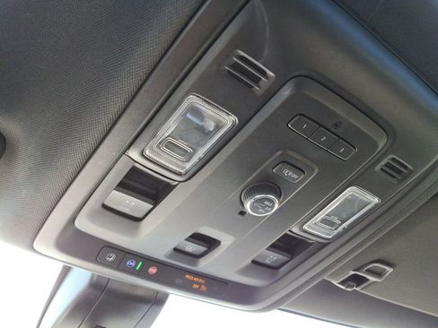 Used 2021 Chevrolet Suburban RST image 36