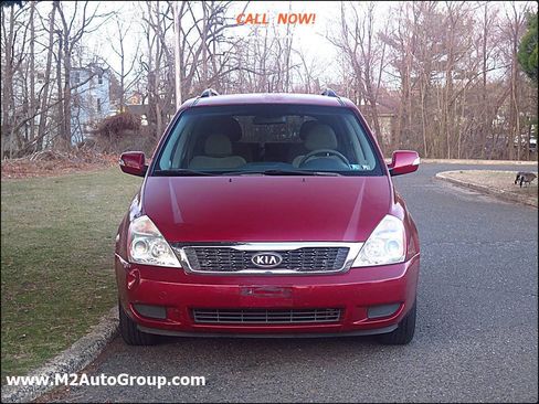 Used 2012 Kia Sedona LX image 16