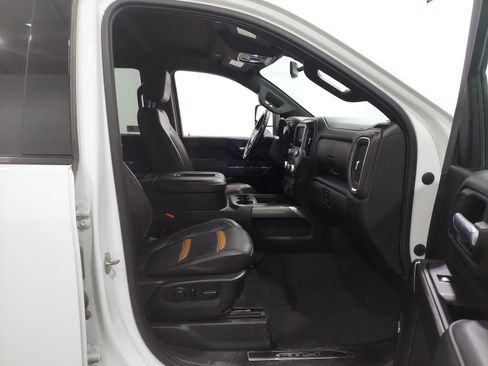 Used 2021 GMC Sierra 2500 AT4 w/ AT4 Preferred Package image 17