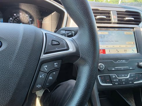 Certified 2019 Ford Fusion SE AWD/4WD image 16