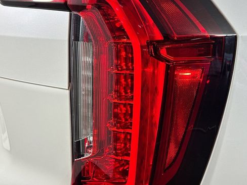 Used 2022 GMC Yukon Denali image 30