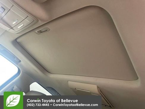 Used 2018 Chevrolet Suburban Premier image 20