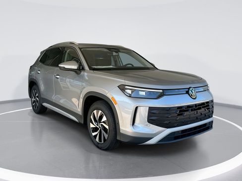 New 2026 Volkswagen Tiguan S FWD image 42
