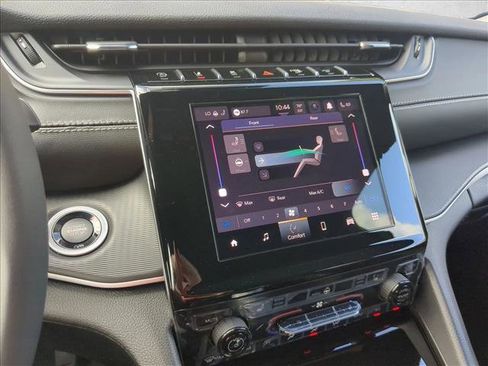 New 2025 Jeep Grand Cherokee L Laredo w/ Luxury Tech Group I image 14