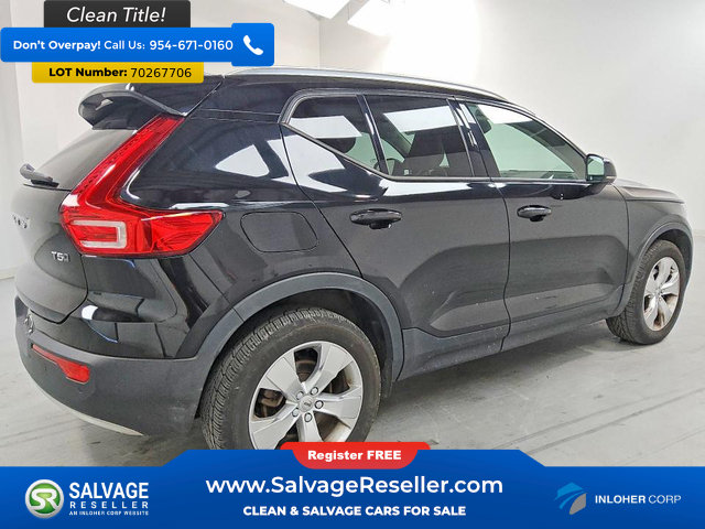 Used 2022 Volvo XC40 T5 Momentum AWD/4WD image 4