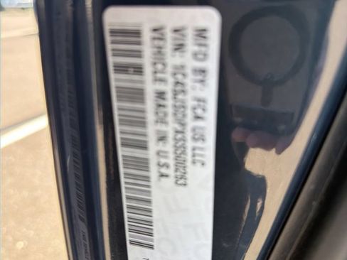 Certified 2025 Jeep Wagoneer L Series III w/ Premium Group I AWD/4WD image 21